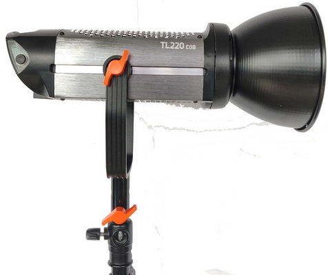 ΓΕΝΕΡΑΛΙΝΚ 200W Softlight LED Μονόφωτο Bowens προμηθευτής