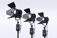 Υπαίθριο τηλεοπτικό φως της ημέρας CRI&gt;96 Fresnel των οδηγήσεων φωτισμού 50W με το πιάτο μπαταριών β-υποστηριγμάτων της Sony προμηθευτής