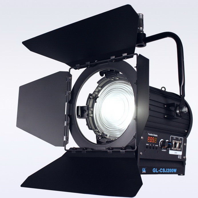 CRI 92 Φωτογραφία Φώτα 200W LED Φρέσνελ Φως Bi Χρώμα Χωρίς ανεμιστήρα για επαγγελματικό φωτισμό στούντιο ((Pole-Operated Yoke) προμηθευτής